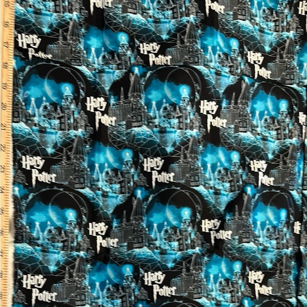 6 pcs POTTER Fabric as shown in pics 2- first last. 1 piece each the middle two - Picture 4 of 4